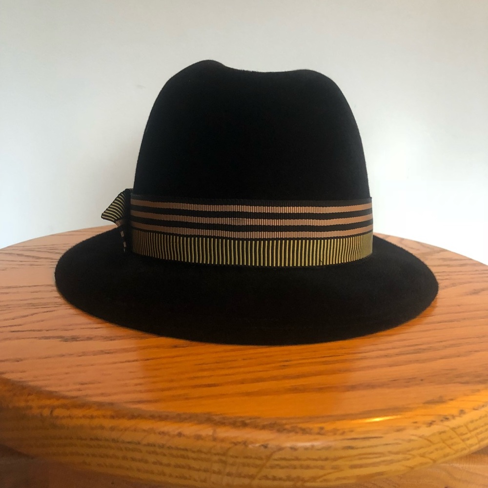 Adolfo Hat